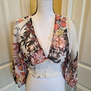 AVAILABLE FLORAL CROP TOP, SIZE M